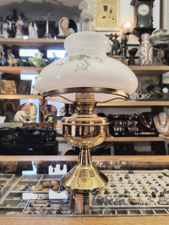 Lampa naftowa - Kosmos Brenner - klosz szklany z motywem kwiatowym