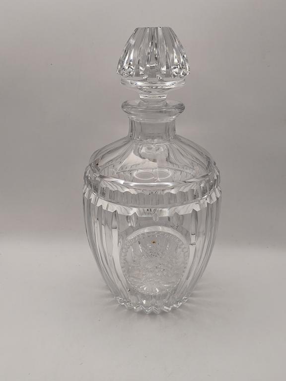 Karafka kryształowa z motywem kwiatowym