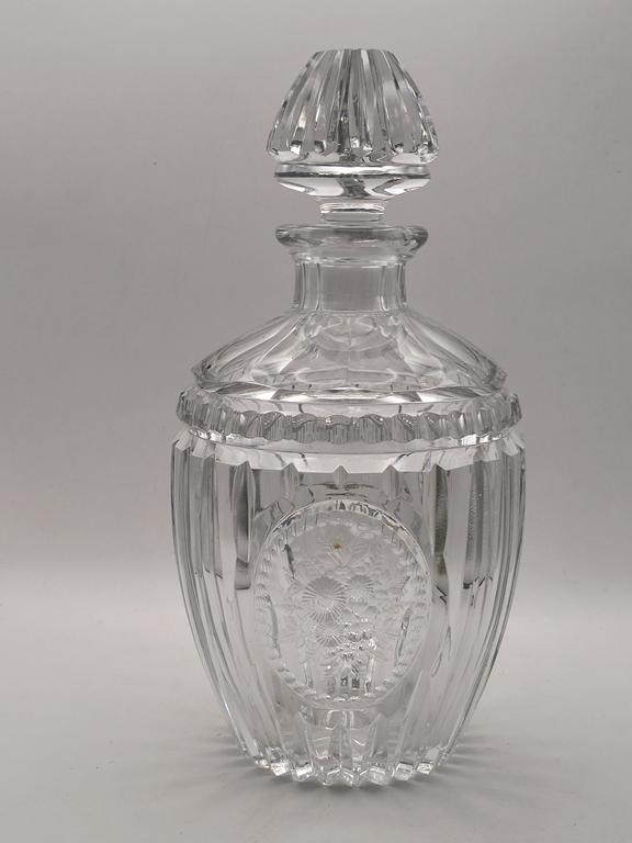 Karafka kryształowa z motywem kwiatowym