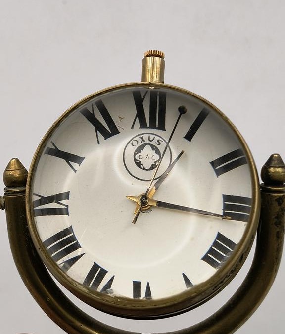 Zegarek w kształcie kuli - OXUS - przycisk do papieru