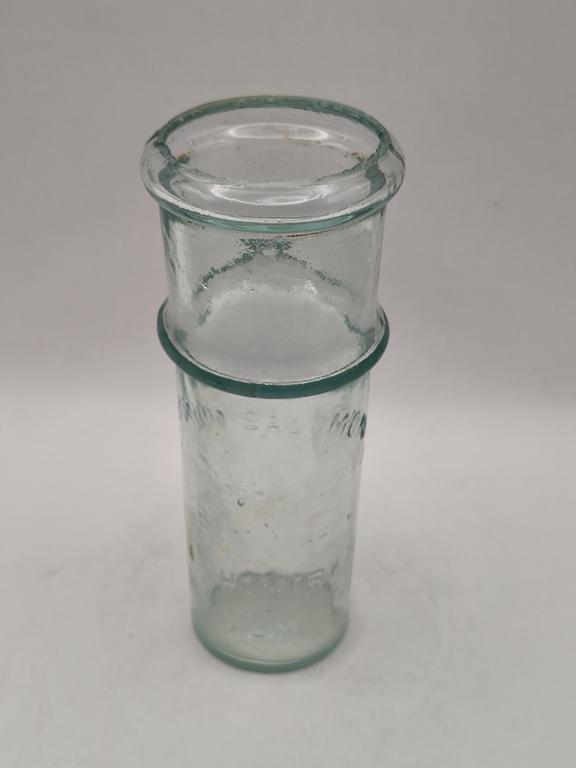 Stary pojemnik apteczny