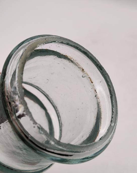 Stary pojemnik apteczny