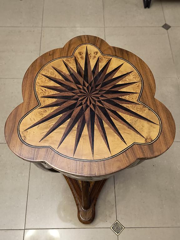 Stolik drewniany z szufladą, intarsjowany - Francja