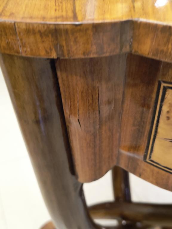 Stolik drewniany z szufladą, intarsjowany - Francja