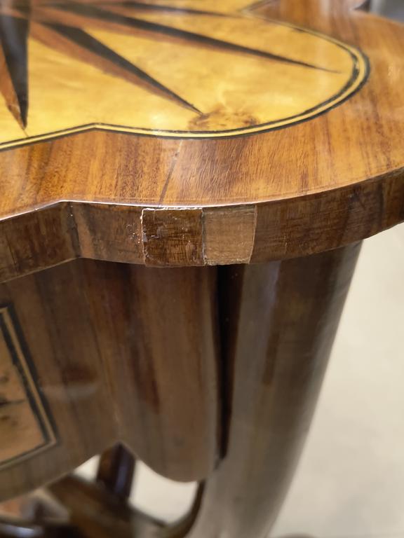 Stolik drewniany z szufladą, intarsjowany - Francja