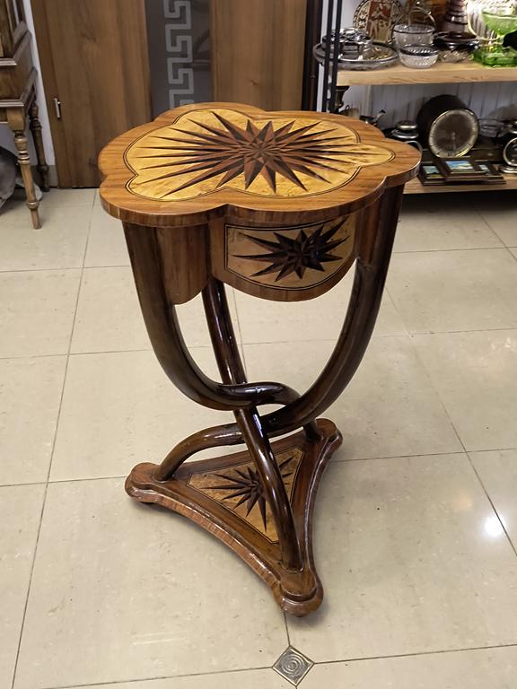 Stolik drewniany z szufladą, intarsjowany - Francja