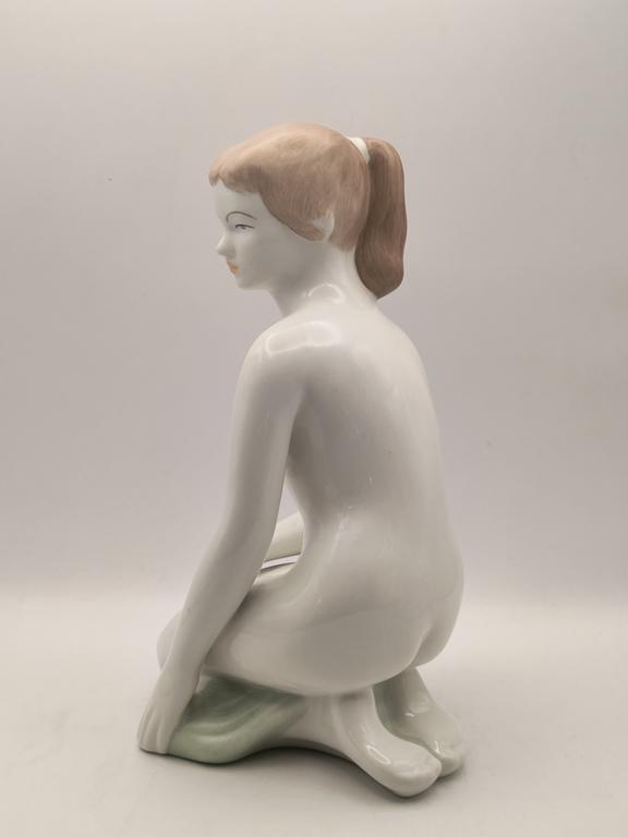 Figurka porcelanowa - Akt Kobiety - AQUINCUM, Budapest, Węgry