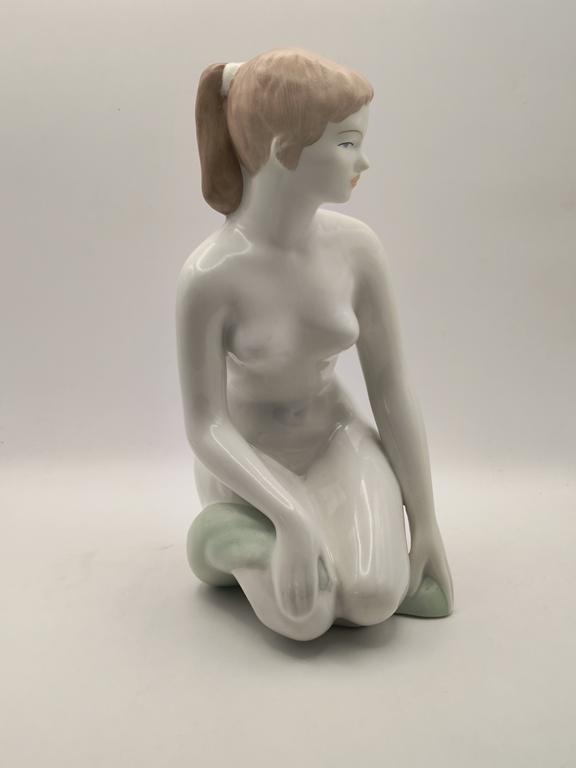 Figurka porcelanowa - Akt Kobiety - AQUINCUM, Budapest, Węgry