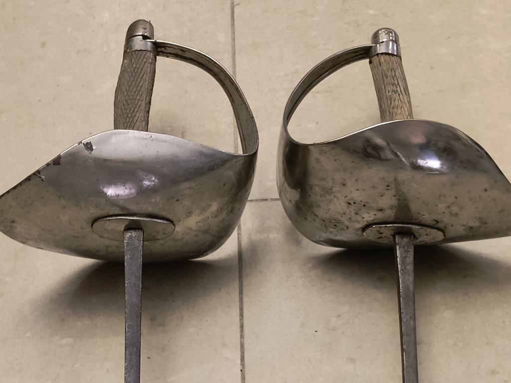 Zestaw do nauki szermierki: 2 florety/szpady