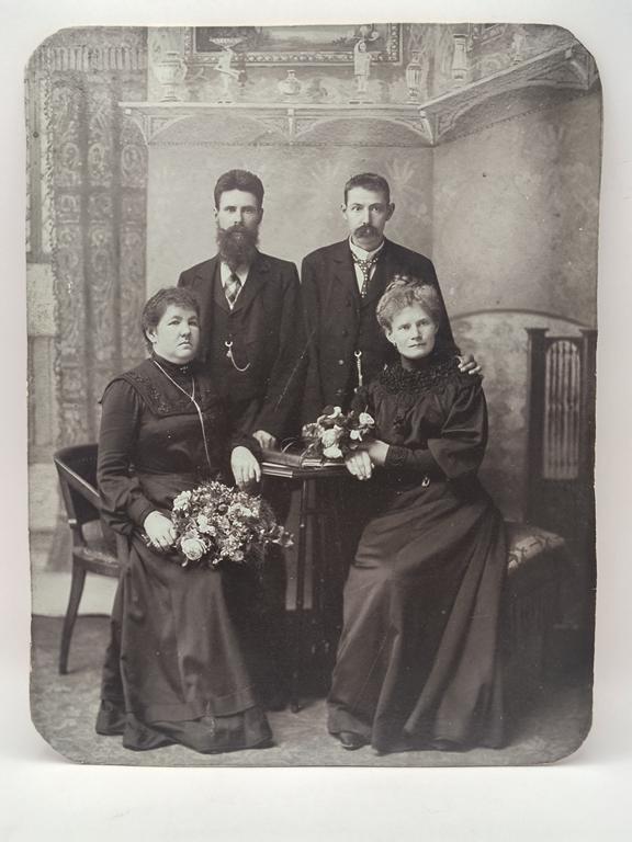 Zdjęcie rodzinne bielskich fabrykantów (Bielsko-Biała)