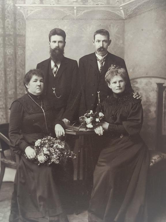 Zdjęcie rodzinne bielskich fabrykantów (Bielsko-Biała)