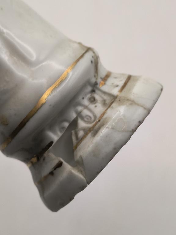 Stara figurka porcelanowa - Matka Boska z Dzieciątkiem