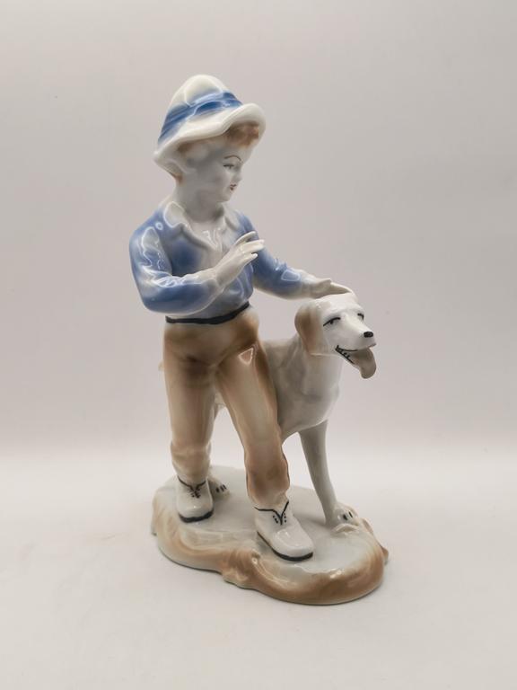 Figurka porcelanowa CHŁOPIEC Z PSEM - Arpo, Rumunia