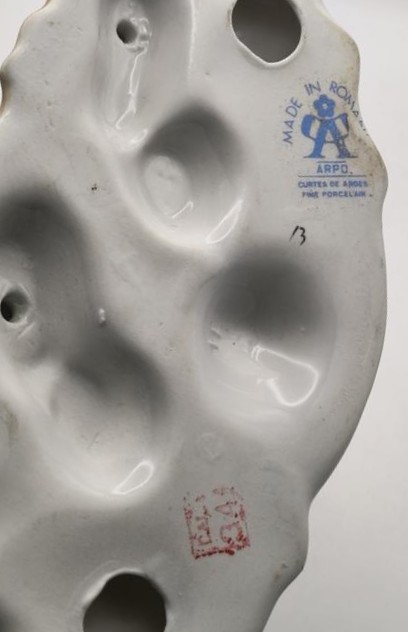 Figurka porcelanowa CHŁOPIEC Z PSEM - Arpo, Rumunia