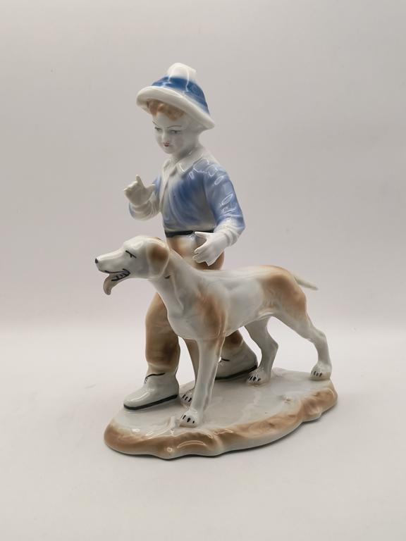Figurka porcelanowa CHŁOPIEC Z PSEM - Arpo, Rumunia