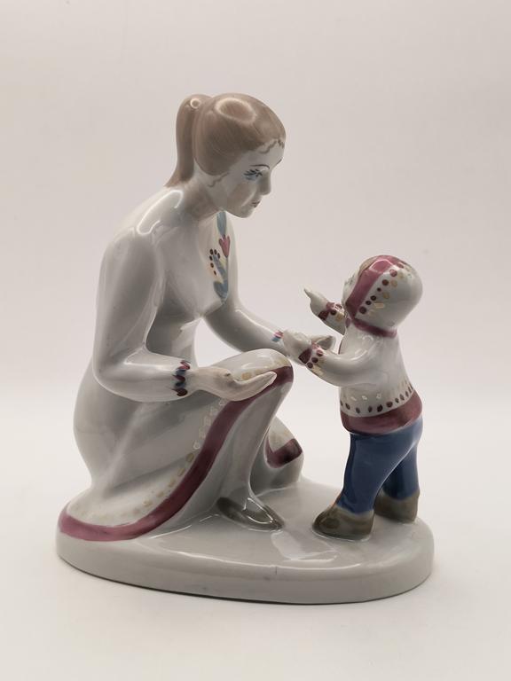 Figurka porcelanowa - Kobieta z dzieckiem - ZHK Połonne, Ukraina