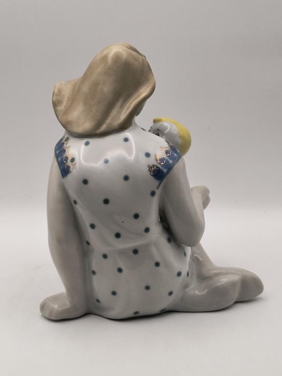 Stara figurka porcelanowa - Kobieta z Dzieckiem, Połonne