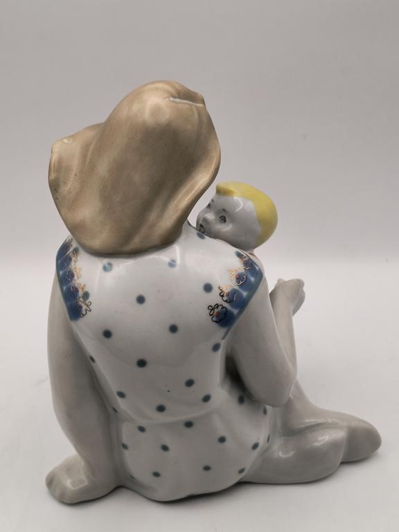 Stara figurka porcelanowa - Kobieta z Dzieckiem, Połonne