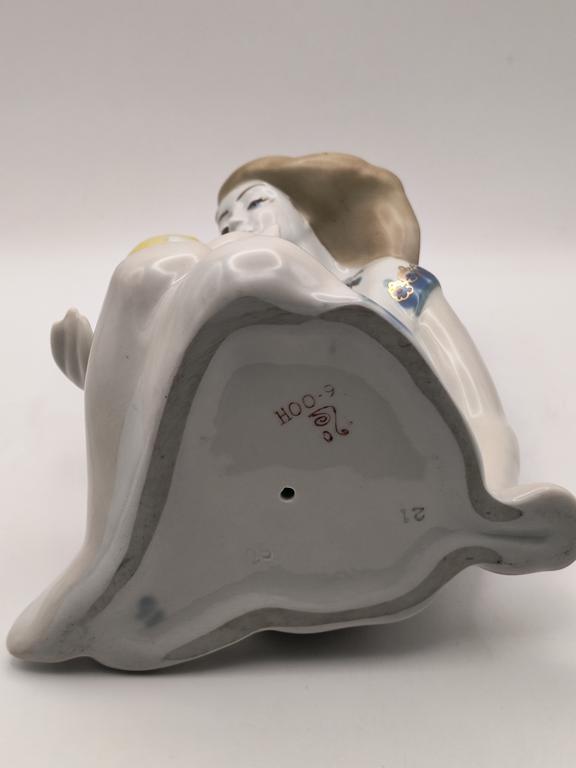 Stara figurka porcelanowa - Kobieta z Dzieckiem, Połonne