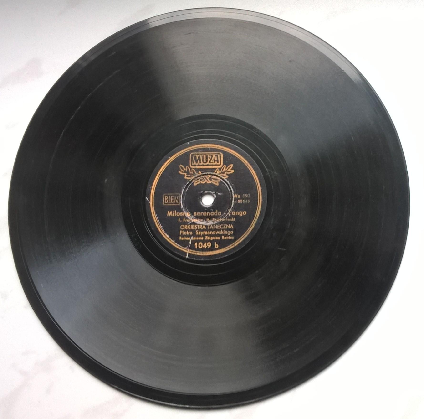 Płyta szelakowa Muza - tango: "Pozdrowienie od gór" oraz "Miłosna serenada" - śpiewa Zbigniew Rawicz