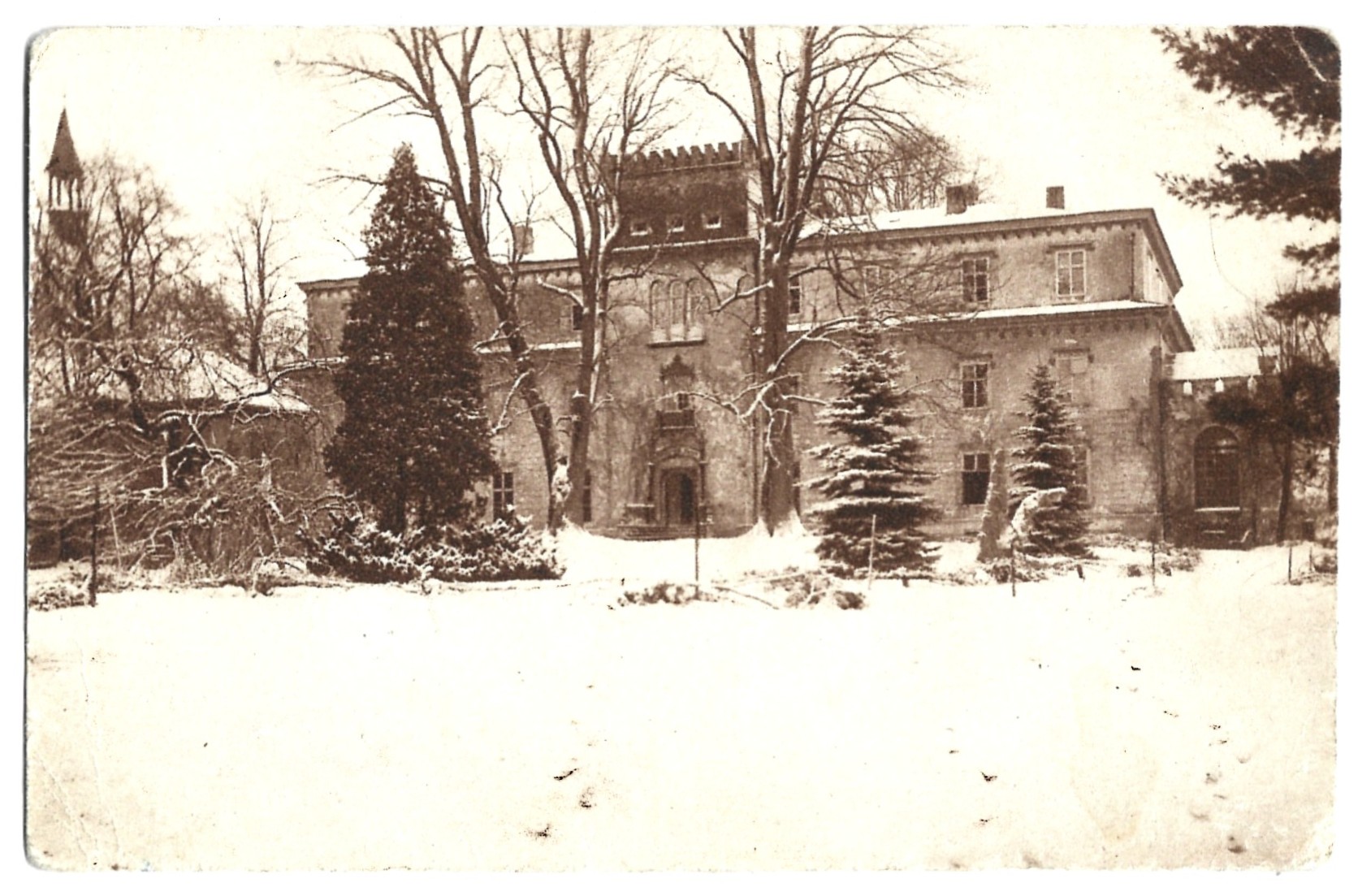 Pocztówka - ZATOR. Zamek w porze zimowej