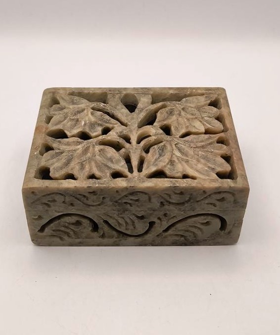 Szkatułka z kamienia - ażurowa