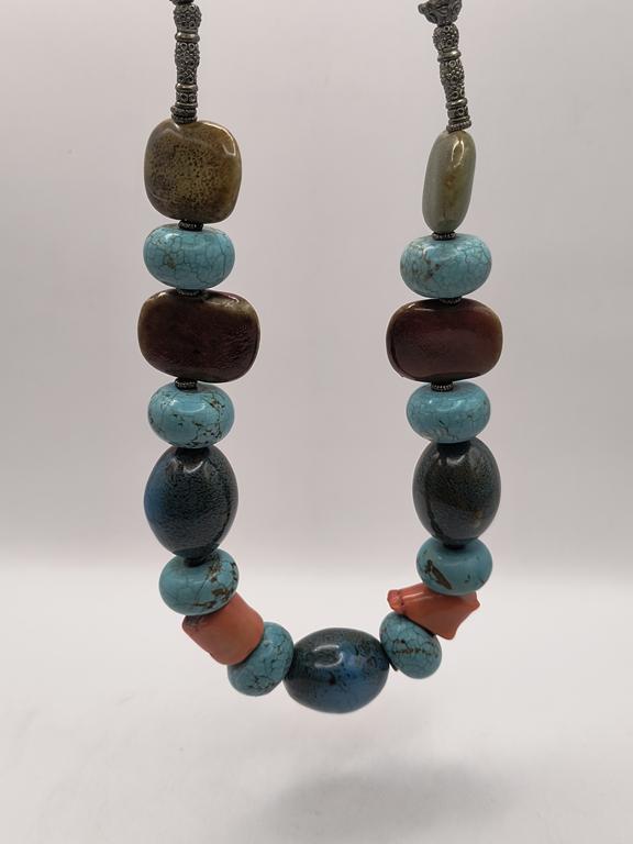 Duży naszyjnik z korali i turkusów