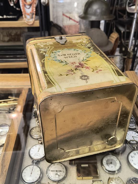 Duża puszka po słodyczach - G. & W. HELLER, WIEN (Wiedeń)