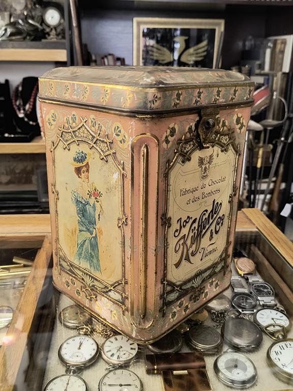 Duża puszka po słodyczach - JOS. KUFFERLE & CO, VIENNE (Wiedeń)