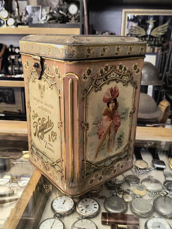 Duża puszka po słodyczach - JOS. KUFFERLE & CO, VIENNE (Wiedeń)