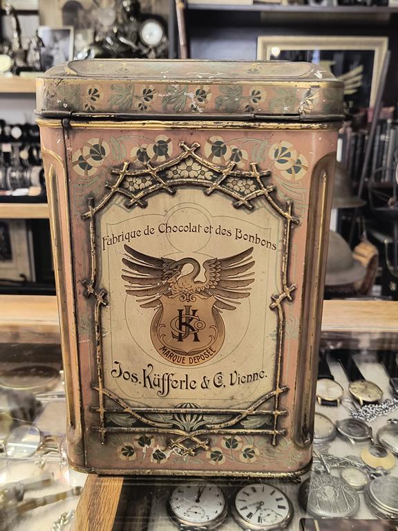Duża puszka po słodyczach - JOS. KUFFERLE & CO, VIENNE (Wiedeń)
