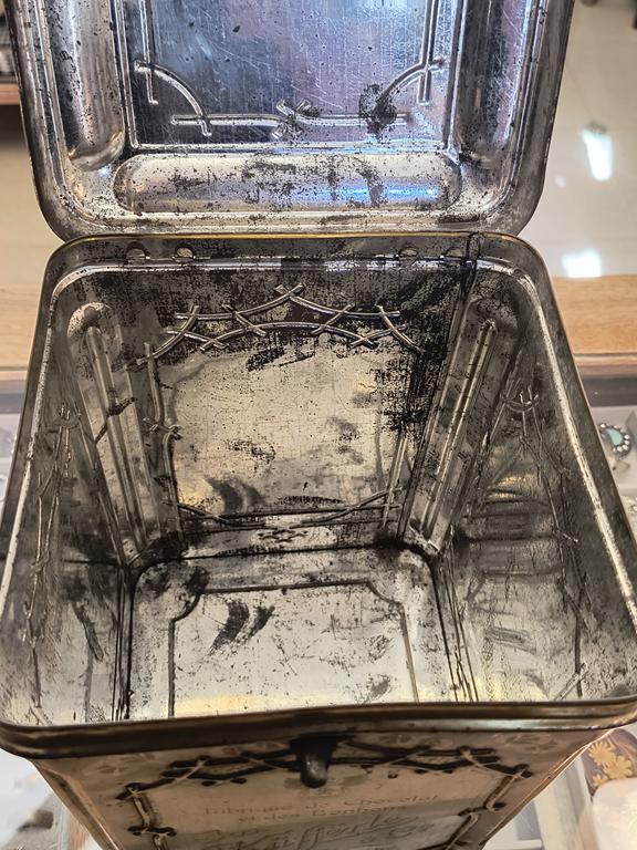 Duża puszka po słodyczach - JOS. KUFFERLE & CO, VIENNE (Wiedeń)