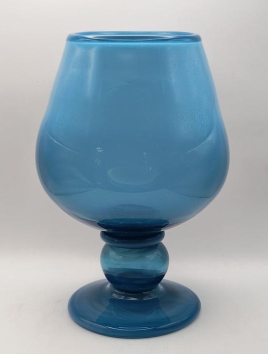 Wazon-kielich niebieski - Krakowski Instytut Szkła