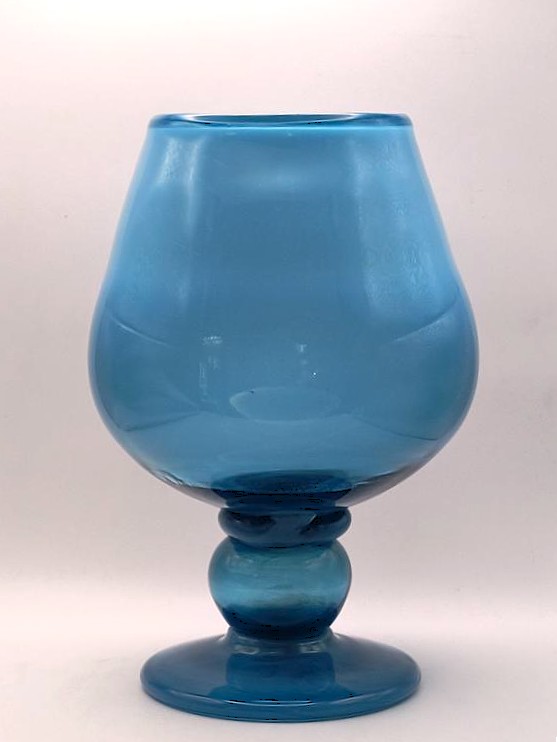 Wazon-kielich niebieski - Krakowski Instytut Szkła
