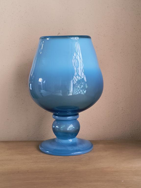 Wazon-kielich niebieski - Krakowski Instytut Szkła