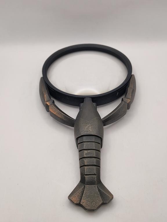 Lupa-szkło powiększające w kształcie raka