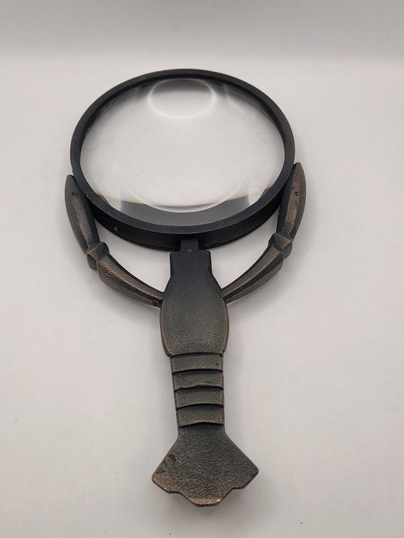 Lupa-szkło powiększające w kształcie raka