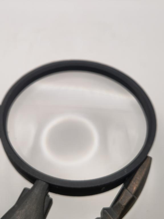 Lupa-szkło powiększające w kształcie raka