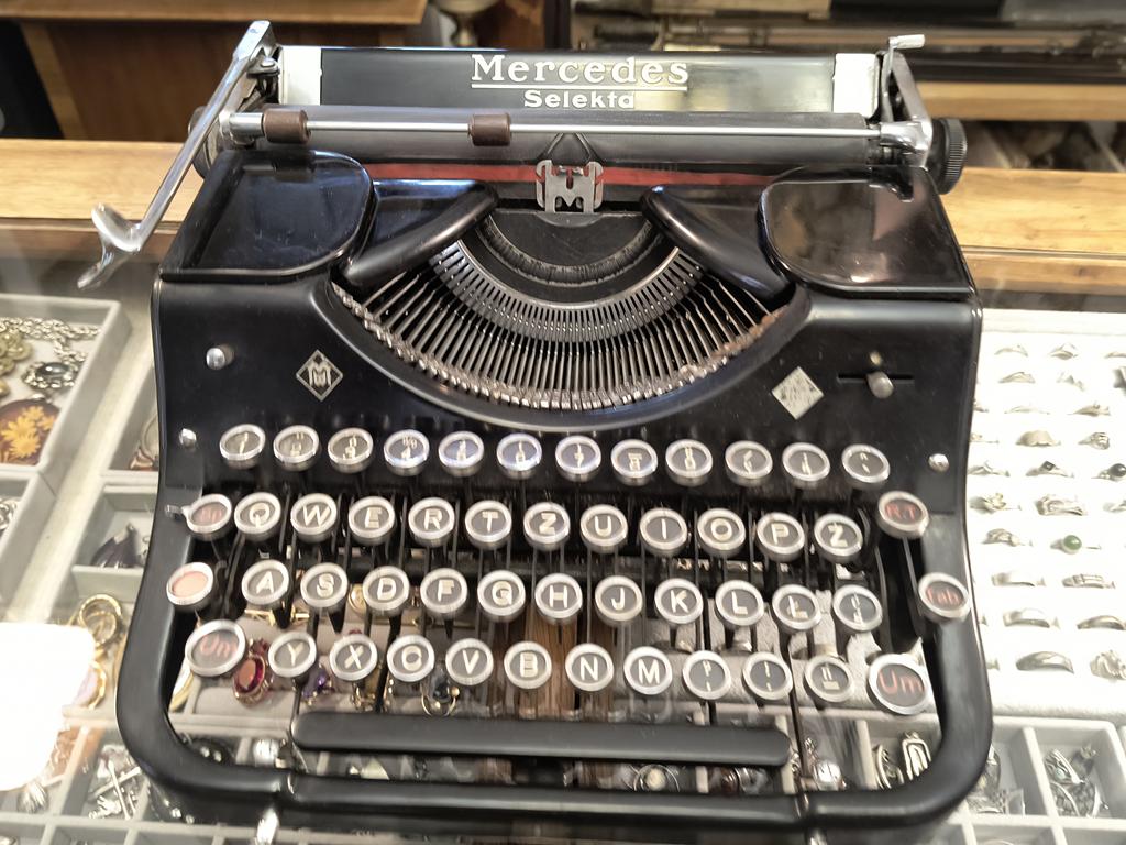Maszyna do pisania MERCEDES Selecta