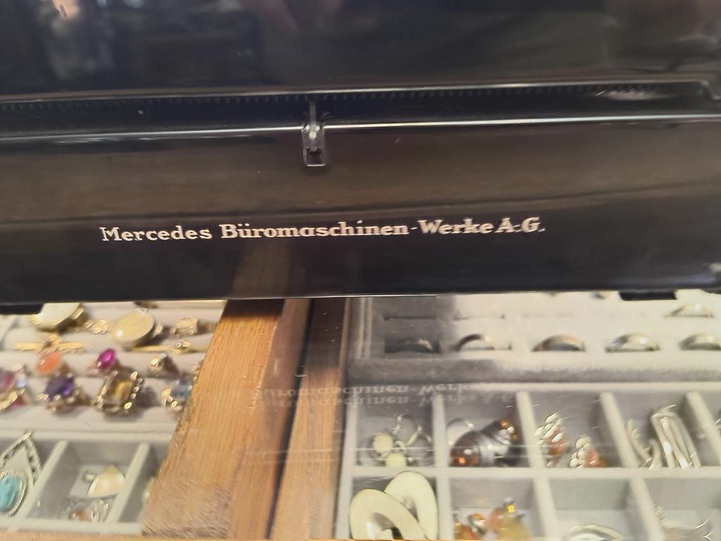 Maszyna do pisania MERCEDES Selecta