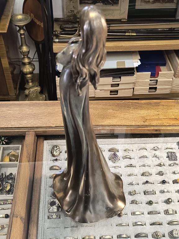 Figurka kobiety VERONESE