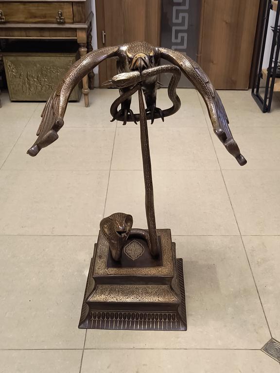 Duża figurka - orzeł z wężami - Persja