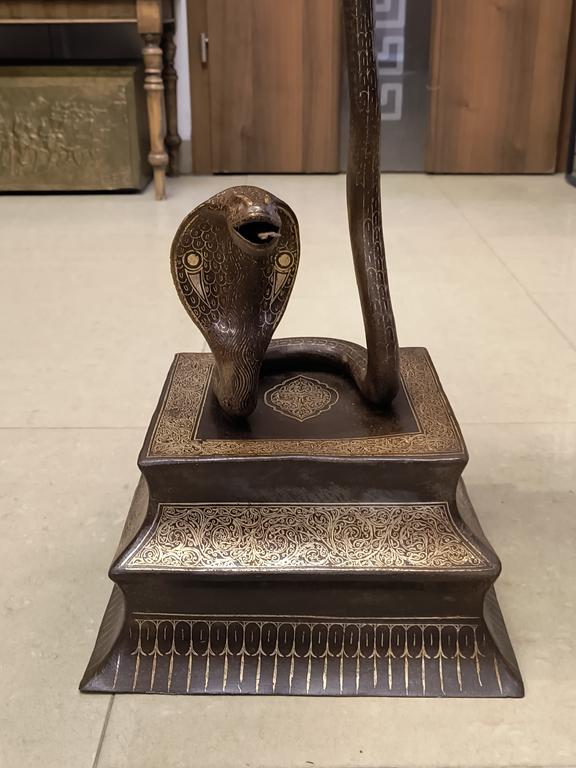 Duża figurka - orzeł z wężami - Persja