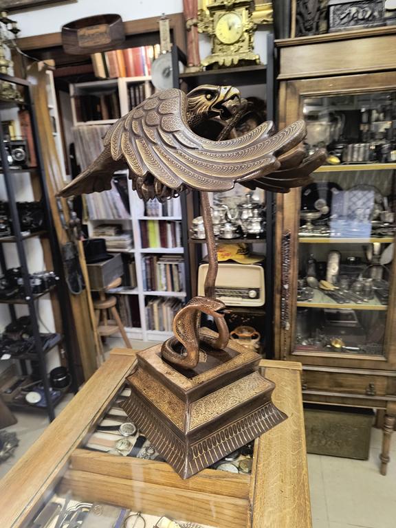 Duża figurka - orzeł z wężami - Persja