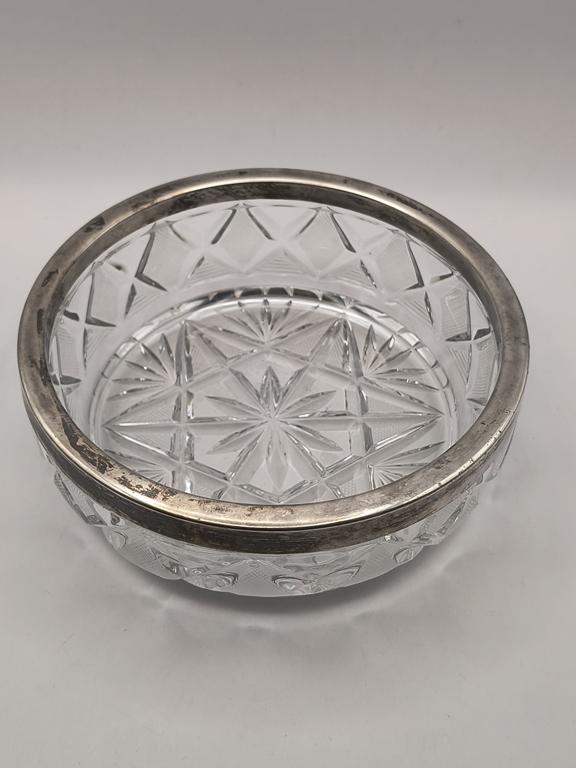 Misa kryształowa okuwana