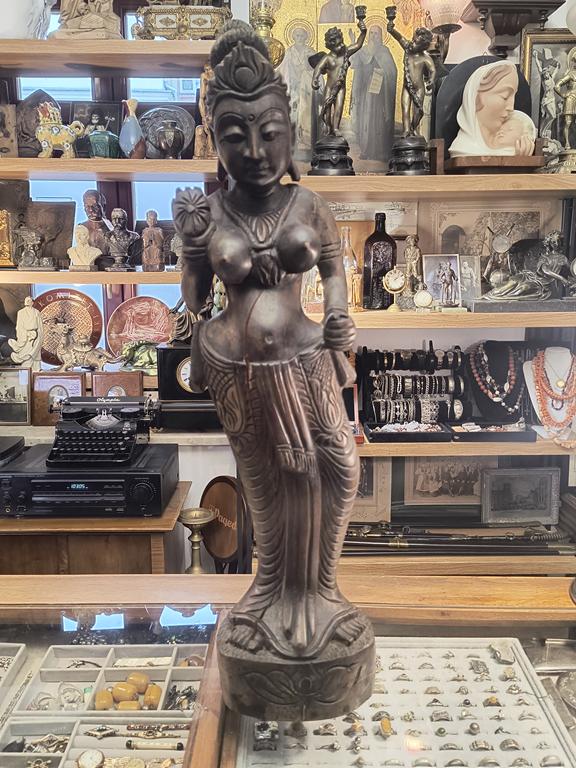 Rzeźba drewniana kobiety - Indie