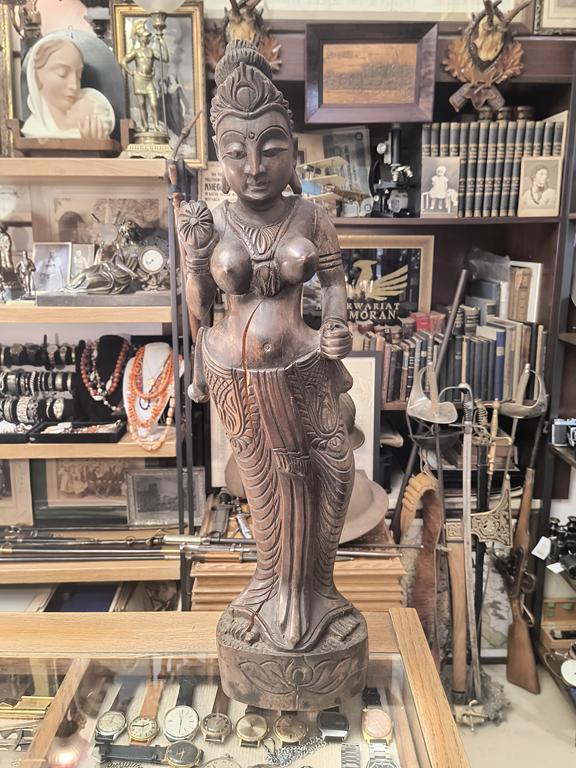 Rzeźba drewniana kobiety - Indie