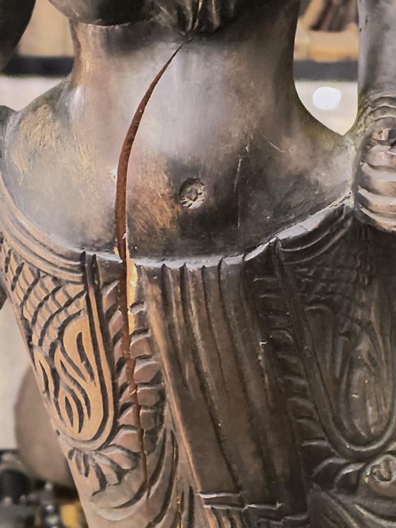 Rzeźba drewniana kobiety - Indie