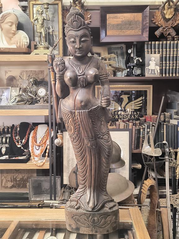 Rzeźba drewniana kobiety - Indie