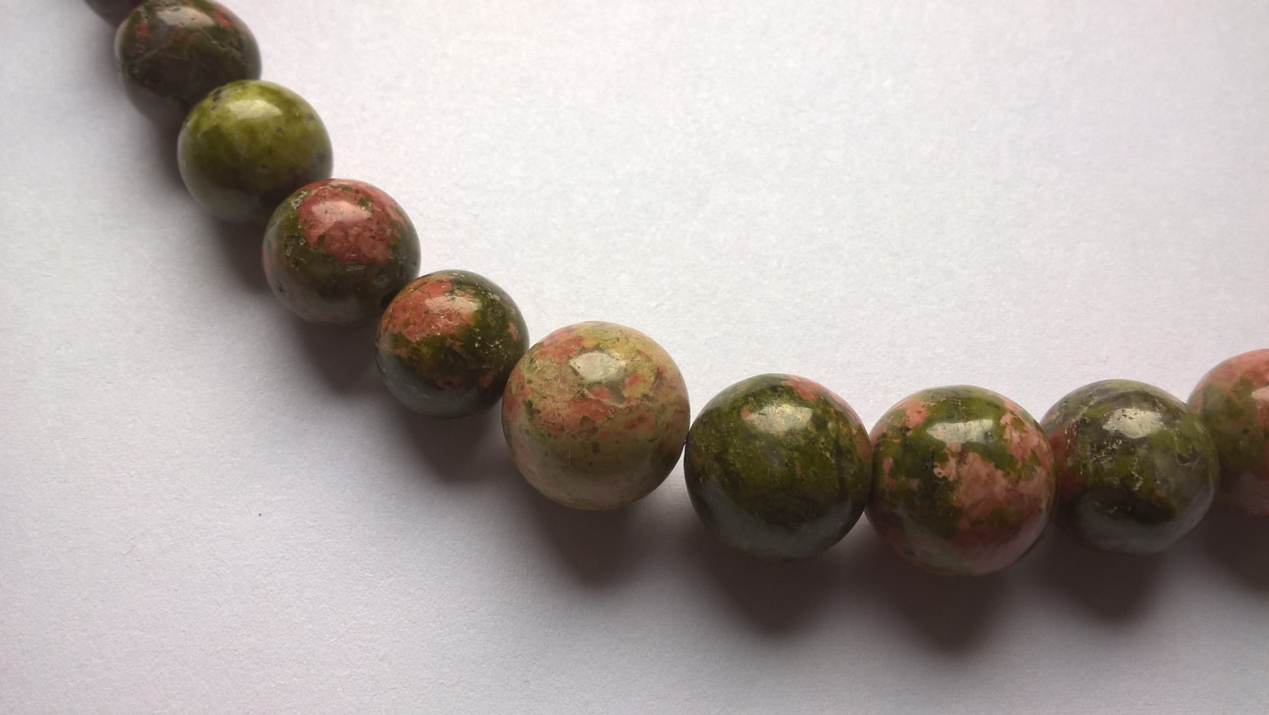 Naszyjnik z kamienia - unakitu